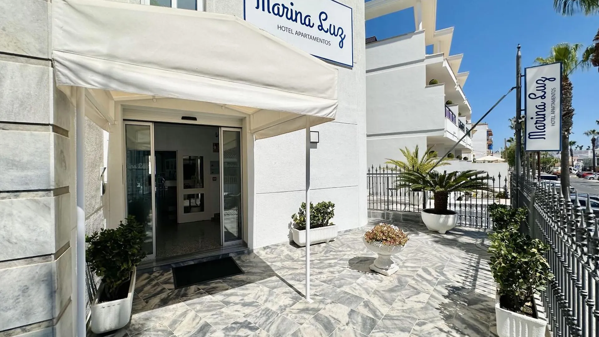 Hotel Apartamentos Marina Luz Chipiona 2*,  Spain