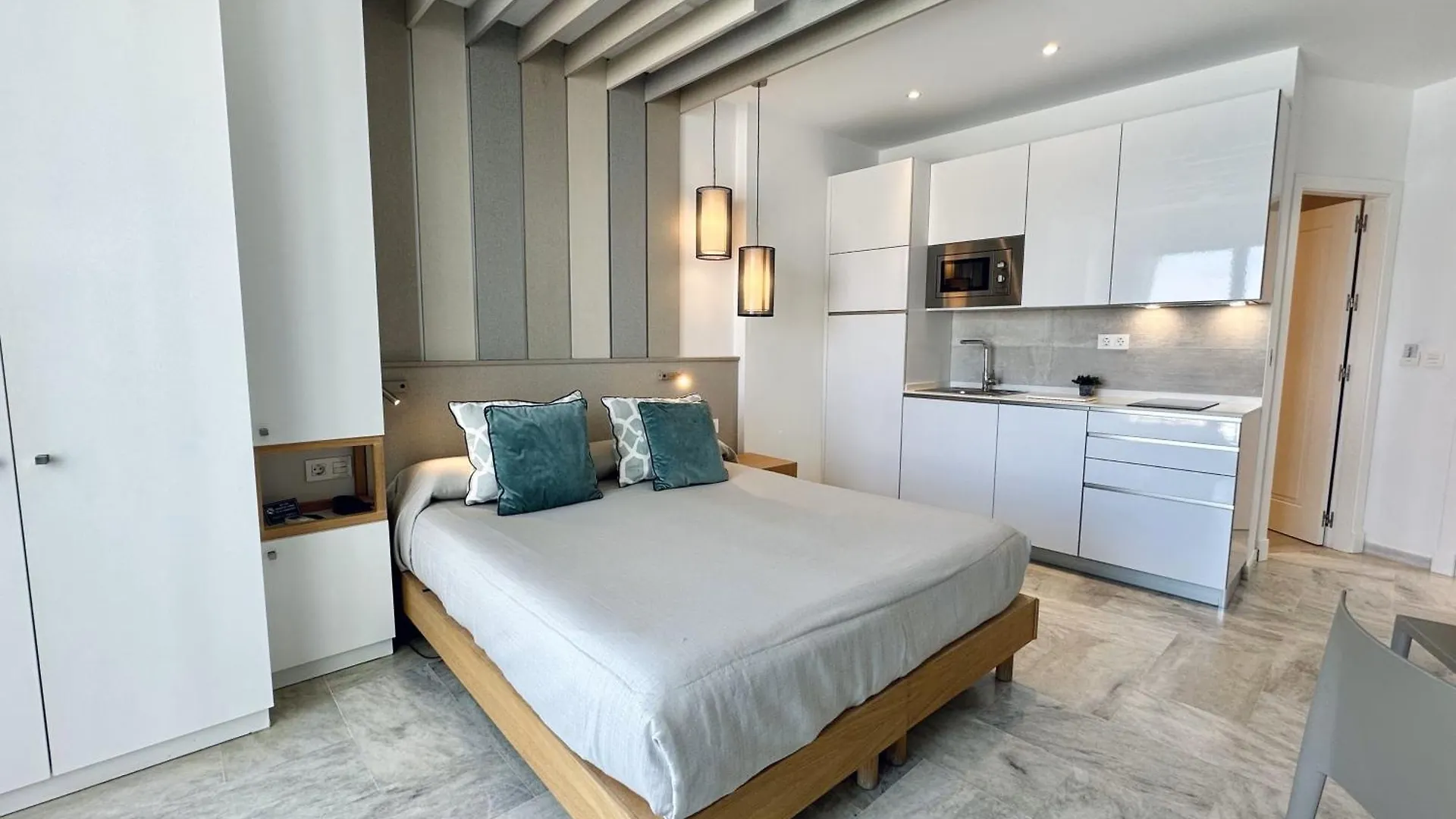 ** Aparthotel Hotel Apartamentos Marina Luz Chipiona Spanje