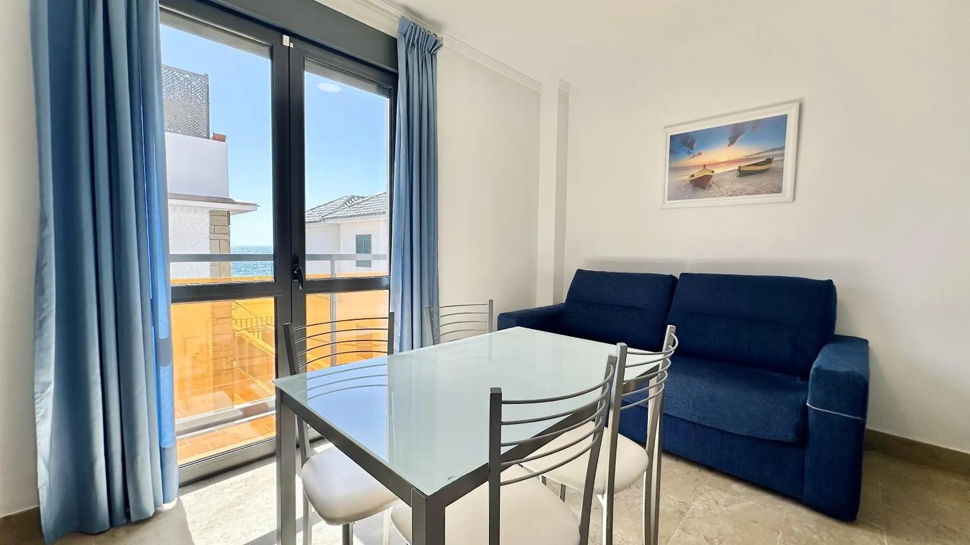 Hotel Apartamentos Marina Luz 2*, Чипиона Испания