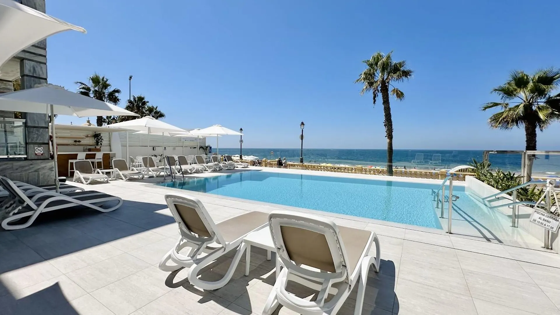 Hotel Apartamentos Marina Luz Chipiona 2*,