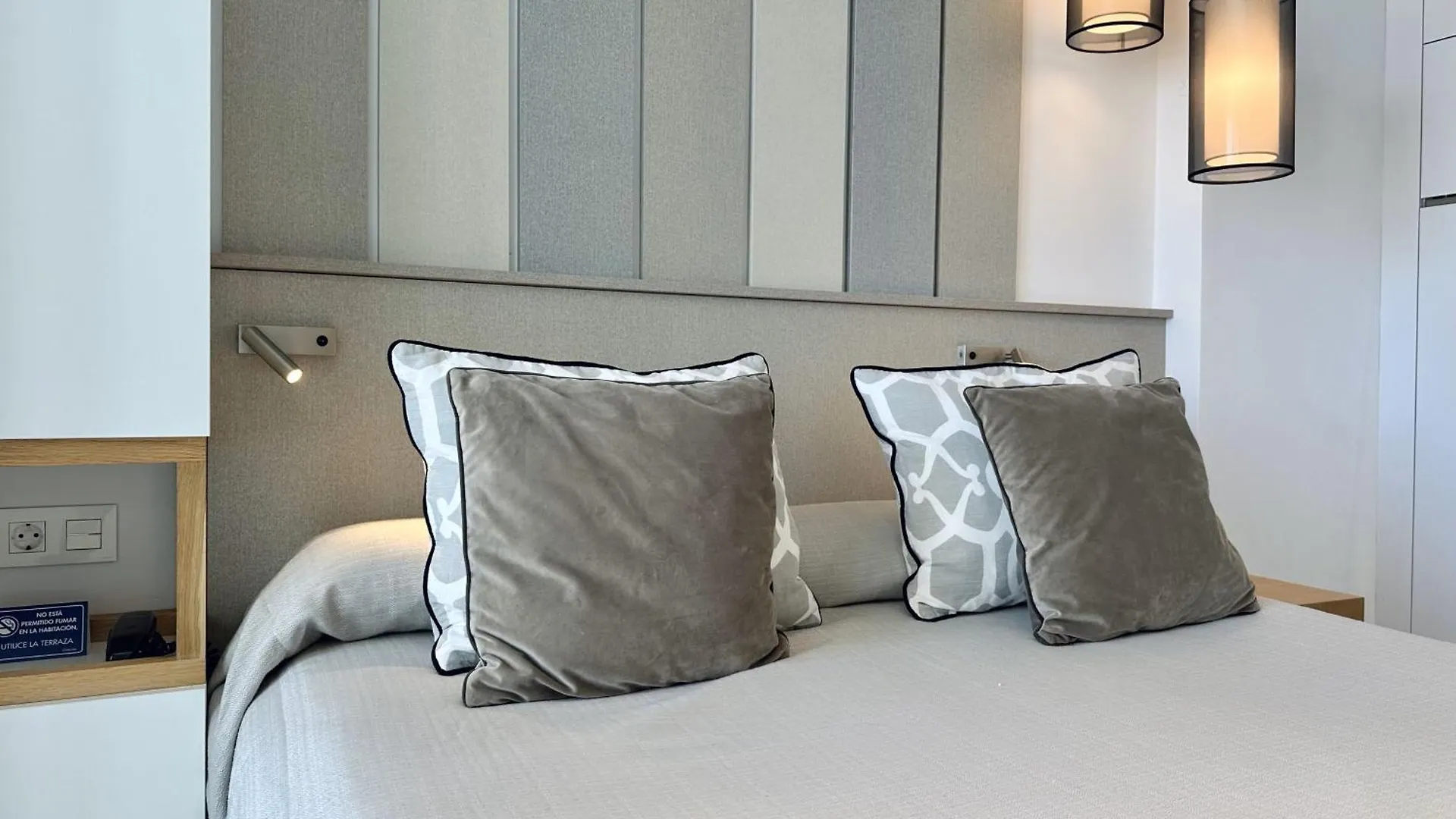 Hotel Apartamentos Marina Luz Chipiona 2*,  Španělsko